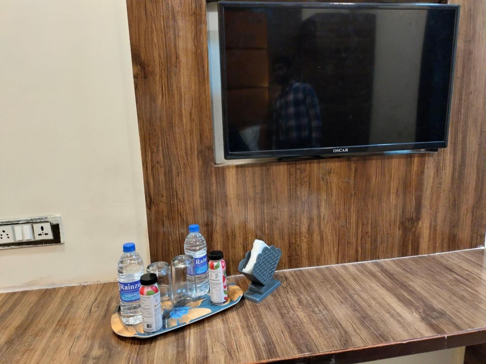 Hotel Blue Wellington - Near Mumbai Airport Zewnętrze zdjęcie