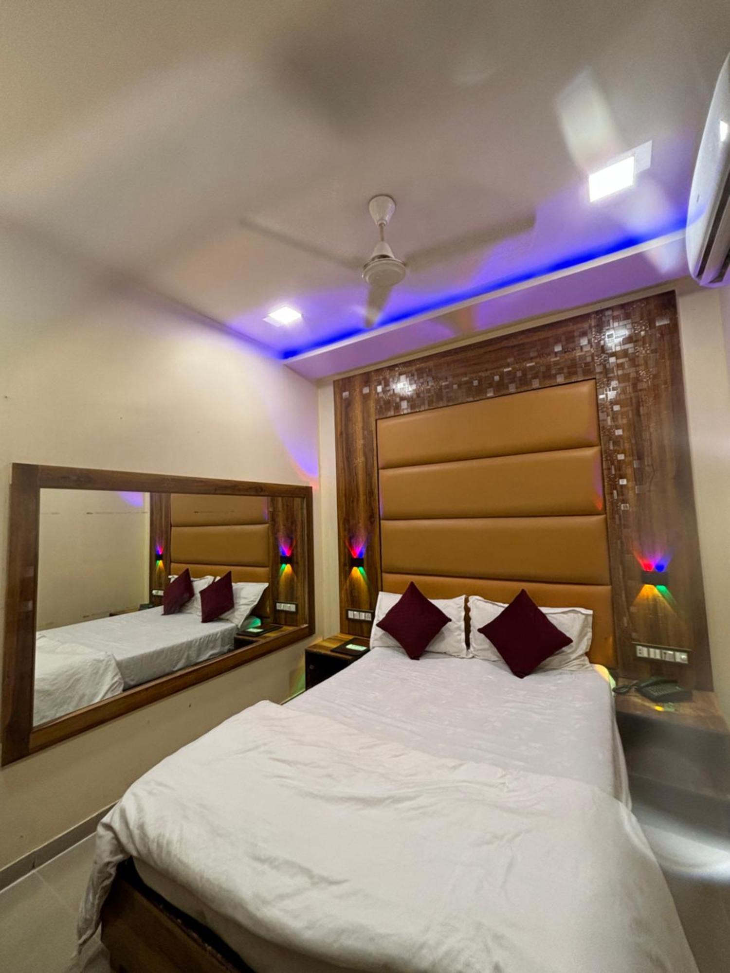 Hotel Blue Wellington - Near Mumbai Airport Zewnętrze zdjęcie