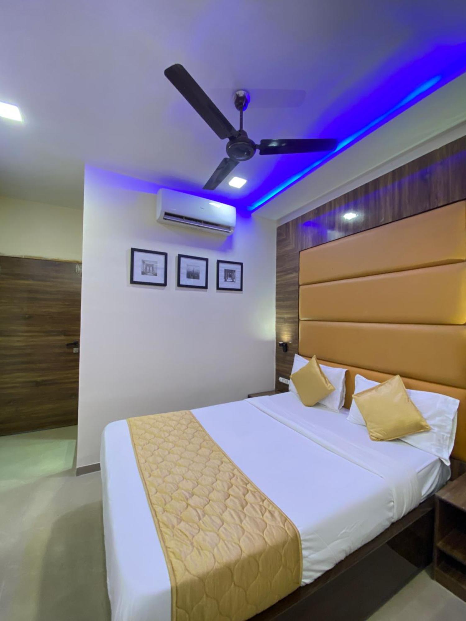Hotel Blue Wellington - Near Mumbai Airport Zewnętrze zdjęcie