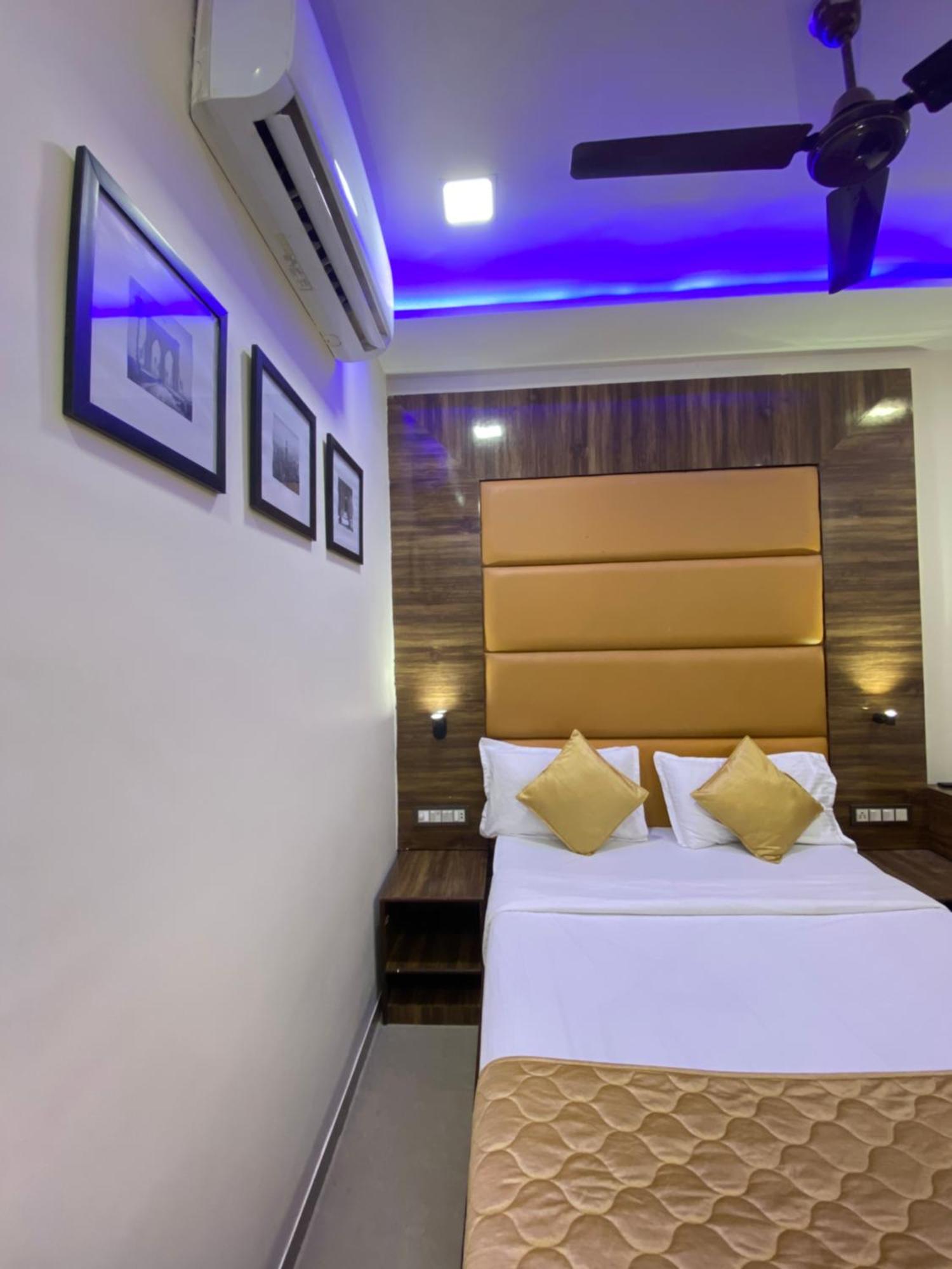 Hotel Blue Wellington - Near Mumbai Airport Zewnętrze zdjęcie