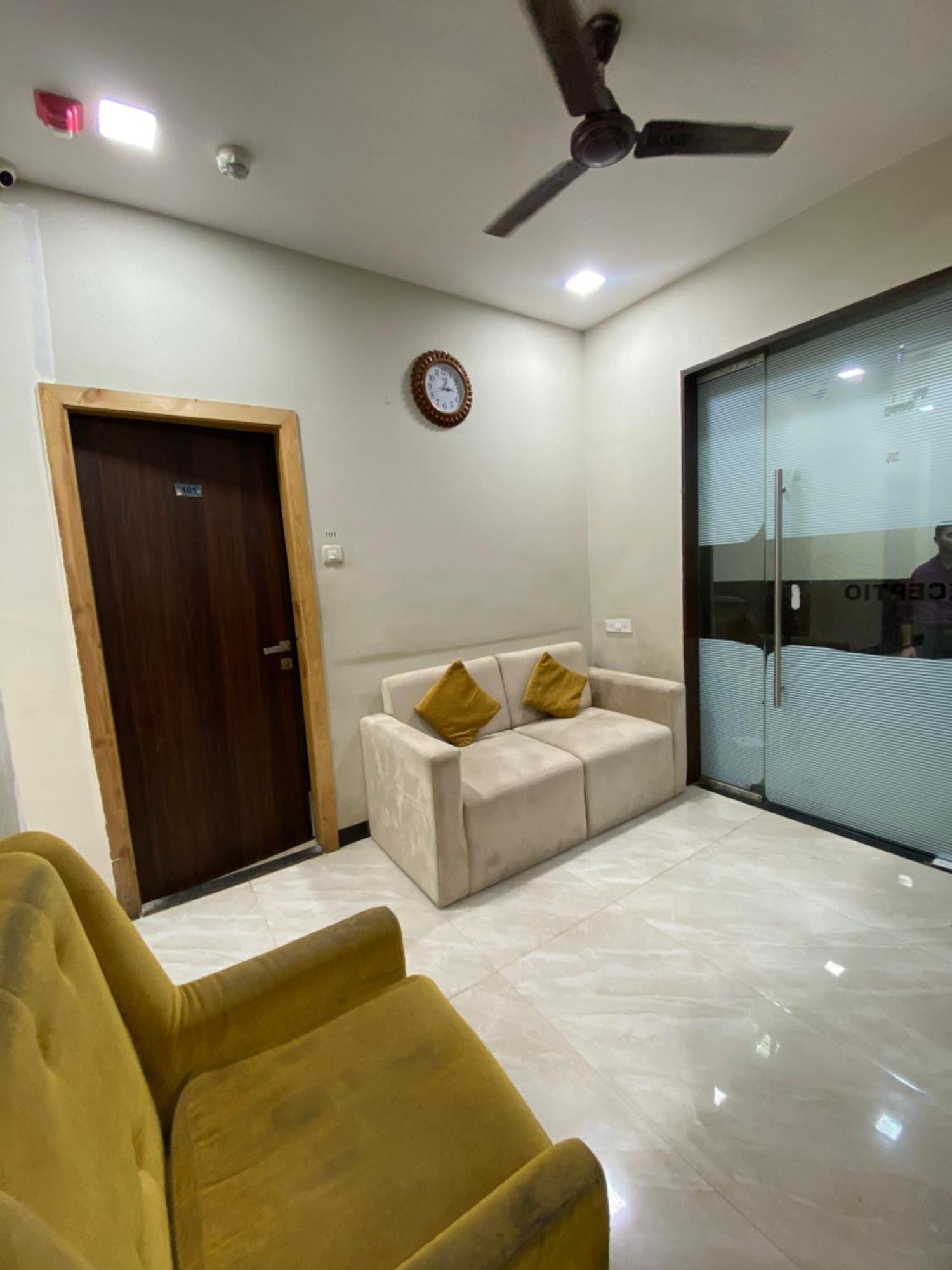 Hotel Blue Wellington - Near Mumbai Airport Zewnętrze zdjęcie